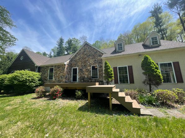 3724 Coventryville Rd
