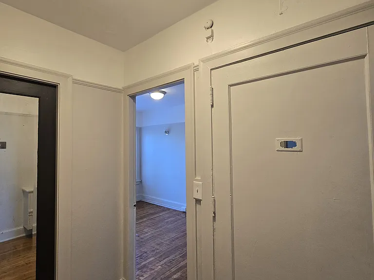 The Castle Apartments — Photo 9