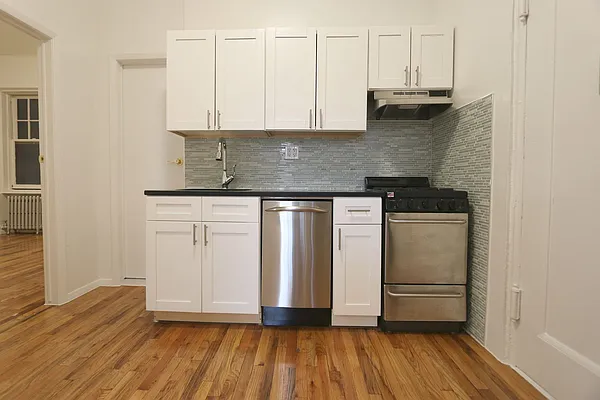 Rented by Compass | media 24