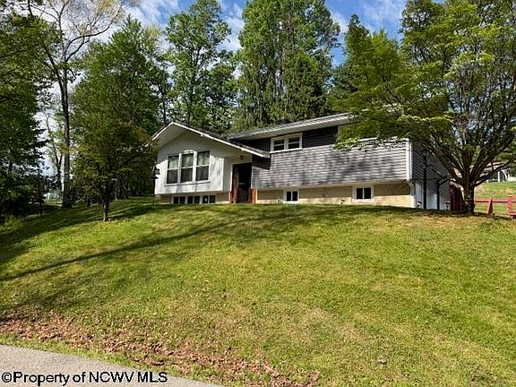 2nd image of 169 Evergreen Cir