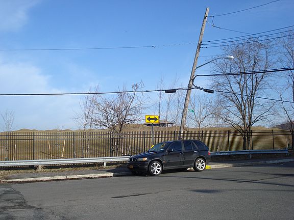 2nd image of 284 Davis Ave