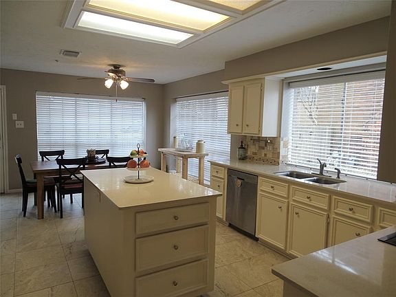 5th image of 2031 Pebble Beach Dr