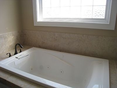 Whirlpool tub