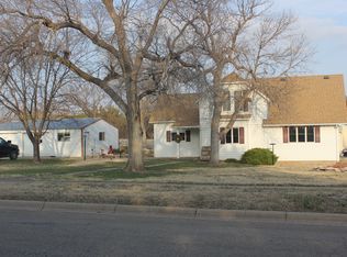 111 S 1st St, Lincoln, KS 67455
