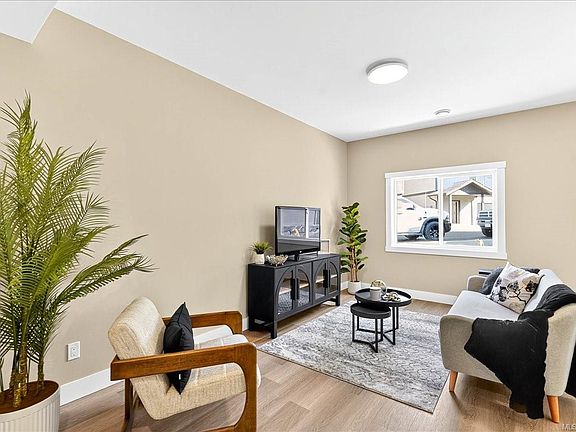5th image of 5535 Woodland Cres E #110