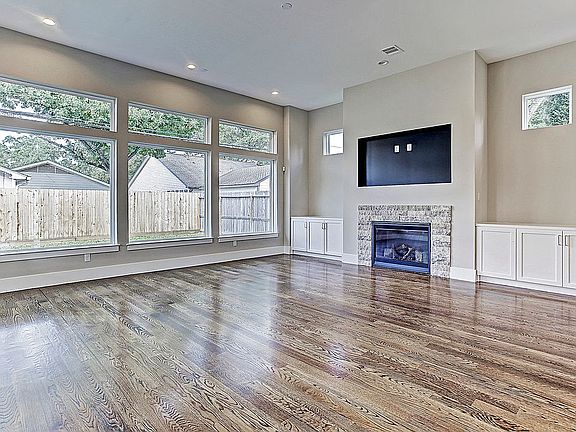Large windows w/ transoms
