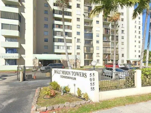 5055 NW 7th St APT 409, Miami, FL 33126