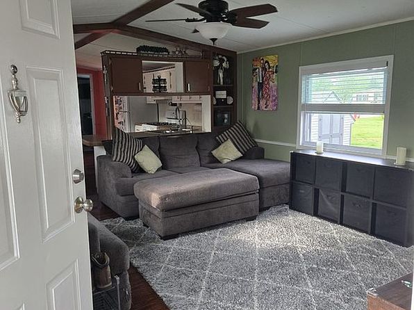 56 Emerald Cir S