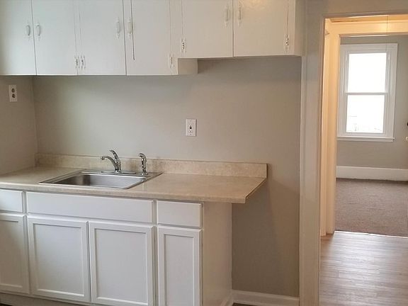 5th image of 325 Mystic St