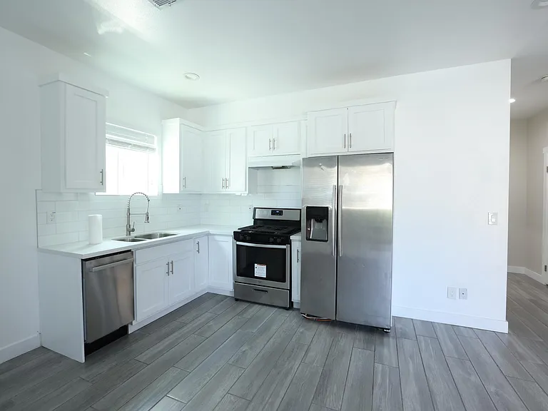 3927 Wisconsin St #8 — Photo 8
