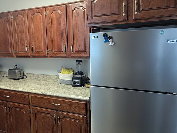 2nd image of 56 Zeller St Unit A