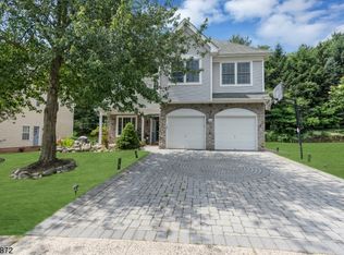 21 Bouwrey Pl, Whitehouse Station, NJ 08889