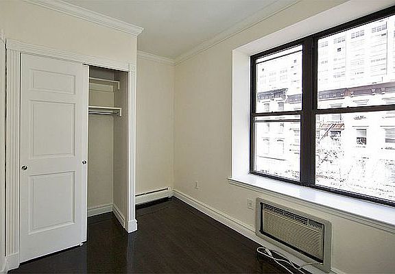4th image of 322 W 14th St APT 5