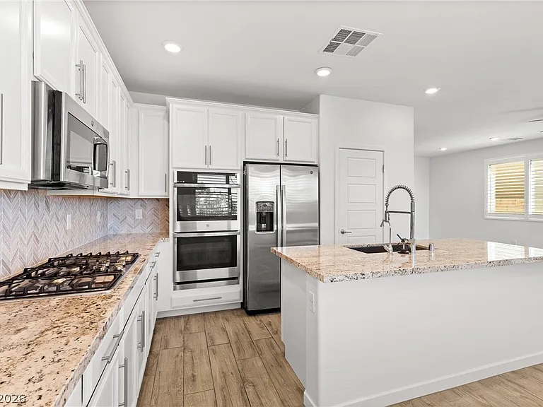 12349 Harbor Isle Ave — Photo 9