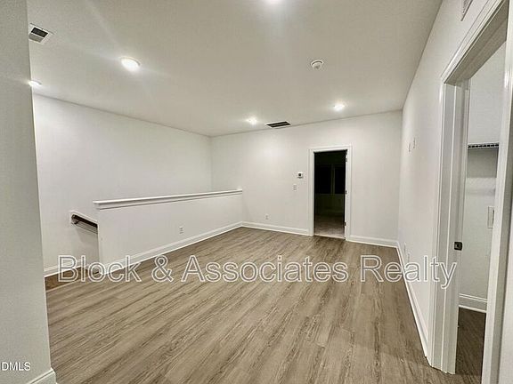 4th image of 2093 Maggie Valley Dr