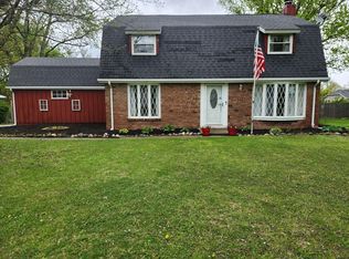 512 Sherwood Dr, Crown Point, IN 46307