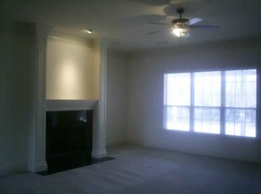 4th image of 2709 W Lilac St