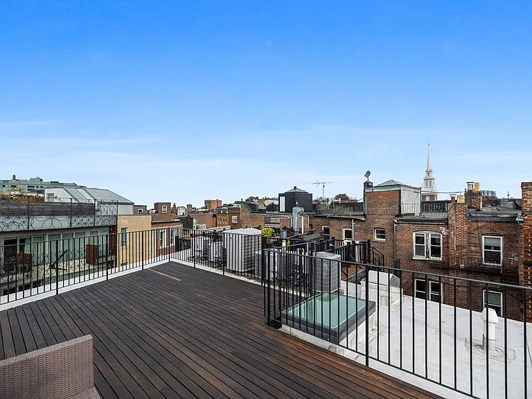 133 Salem St #PENTHOUSE — Photo 24