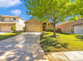 9827 Rostock Ln, Helotes, TX 78023