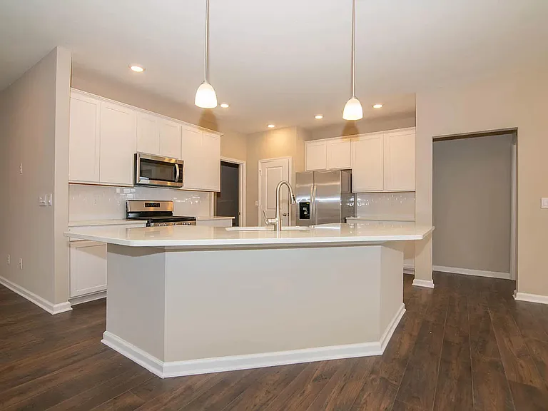1706 S Centennial Ave — Photo 5