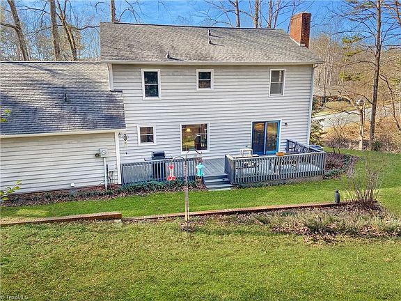 5th image of 679 Forest Dr