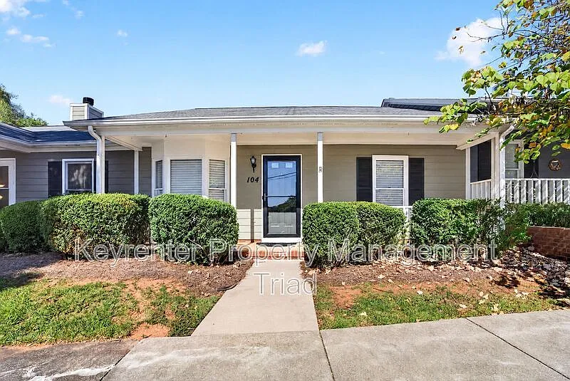 814 Guilford College Rd #104