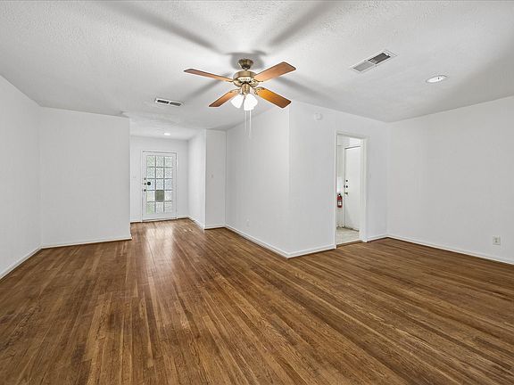 4th image of 4022 Woodcraft St