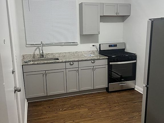4th image of 410 113th S King Dr Unit 1