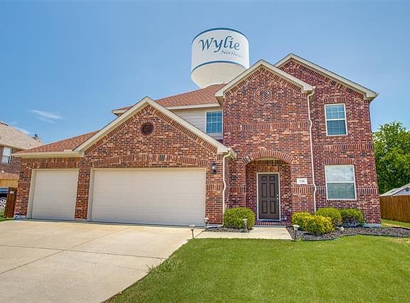 3rd image of 720 Lone Star Ct