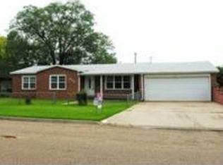 508 8th St, Farwell, TX 79325