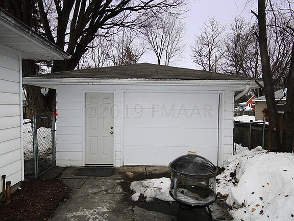 02 Garage