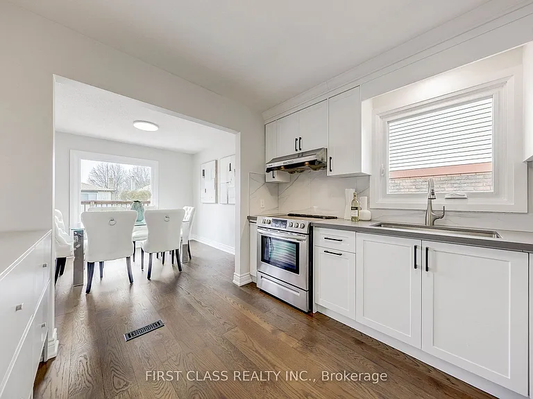 85 Madsen Cres — Photo 11