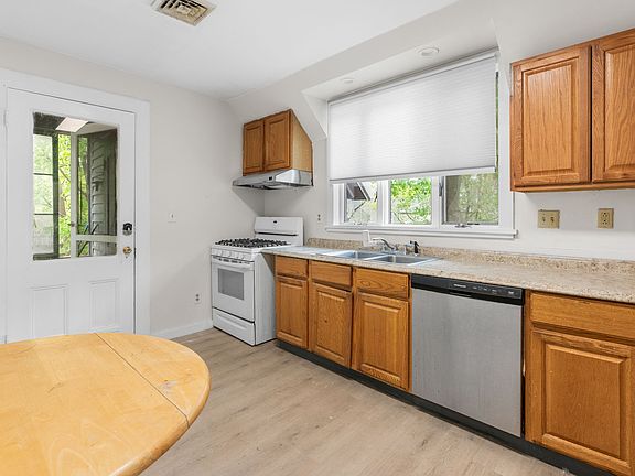 4th image of 58 North St #1
