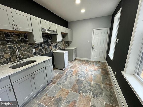 4th image of 2853 N Fairhill St