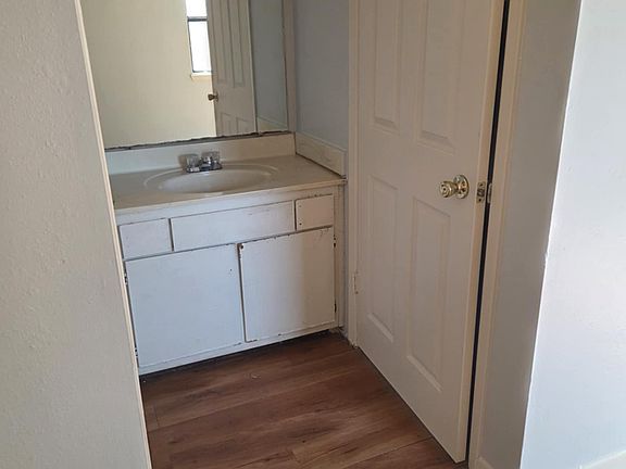 5th image of 14 Cape Dr #E