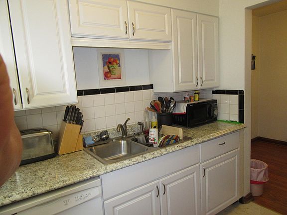 5th image of 4631 Jamieson Ave #1N