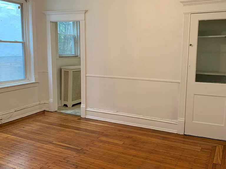 6039 Catharine St #B — Photo 12