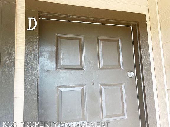 2nd image of 1006 Gunnison St Unit D