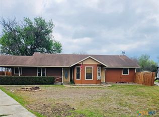 104 Plains Dr, Martindale, TX 78655