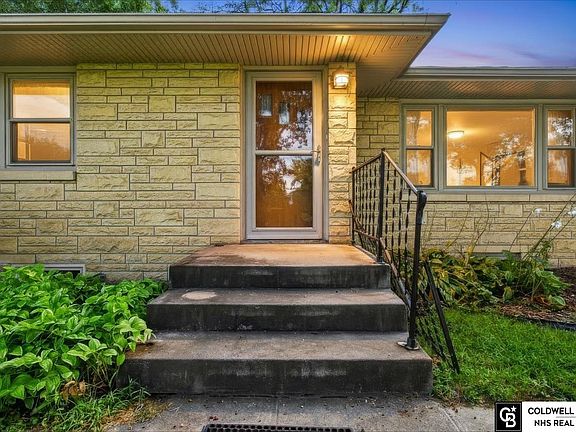 4th image of 4025 J St