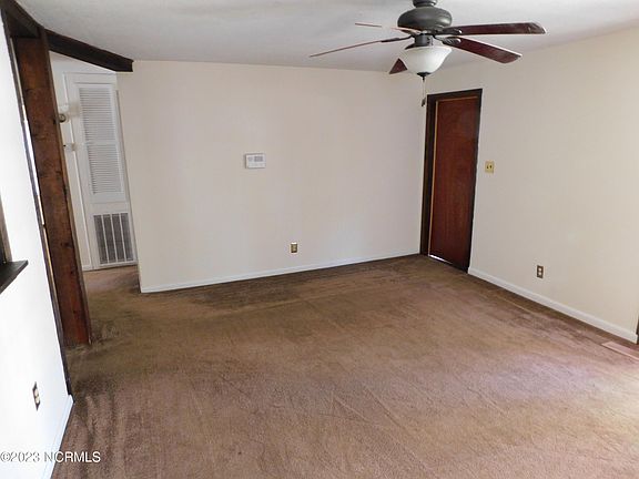 4th image of 306 N Elm Street