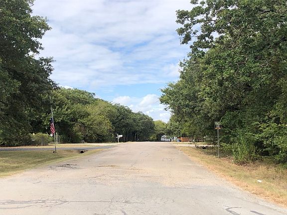 4th image of 1804 Whispering Oaks St