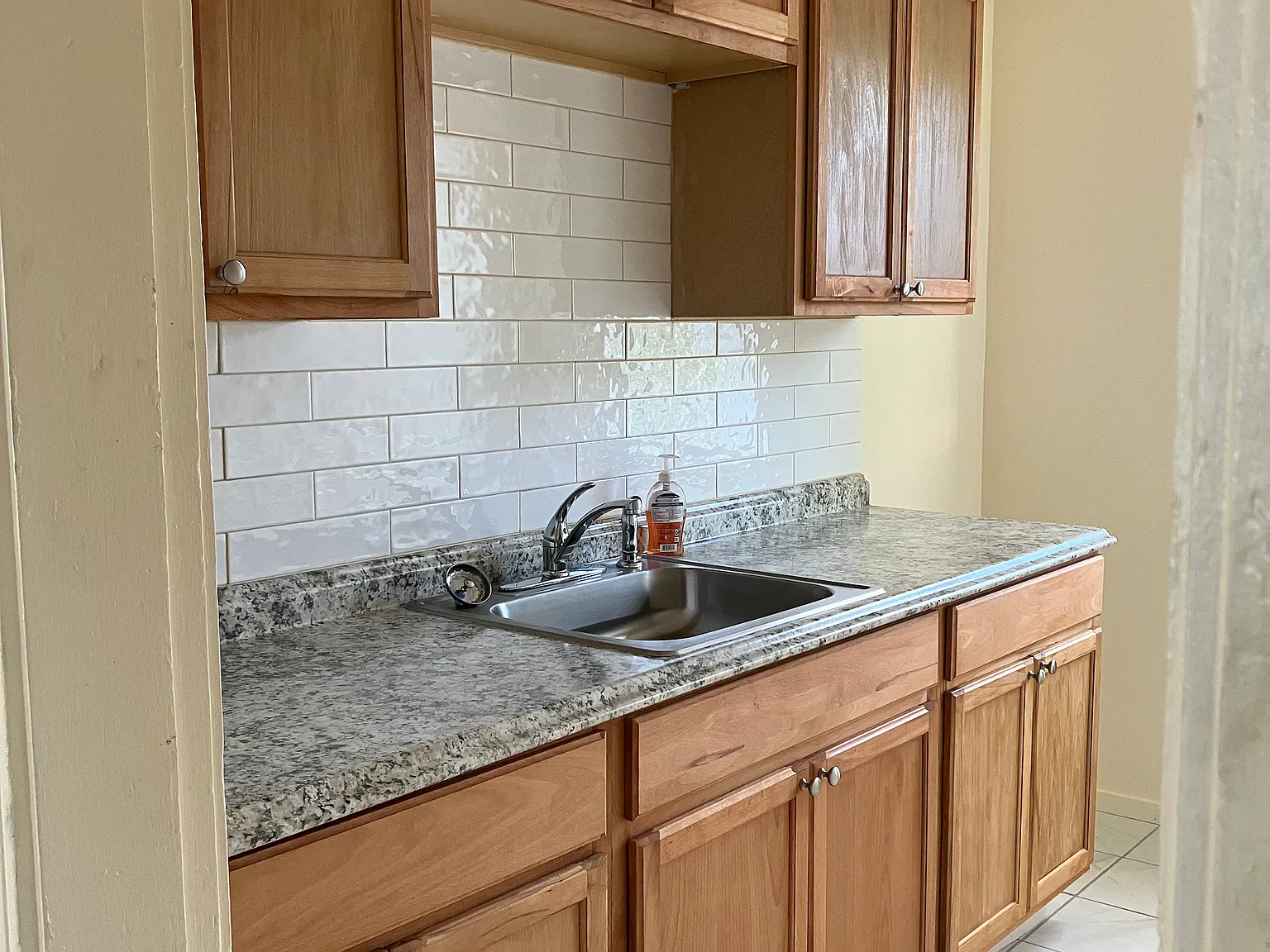 3 bed, 1430 sqft, $2,100 — Photo 2