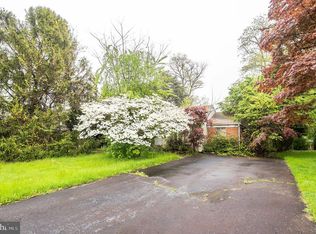 313 S New Ardmore Ave, Broomall, PA 19008