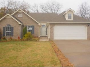 351 Clearlake Dr, La Vergne, TN 37086