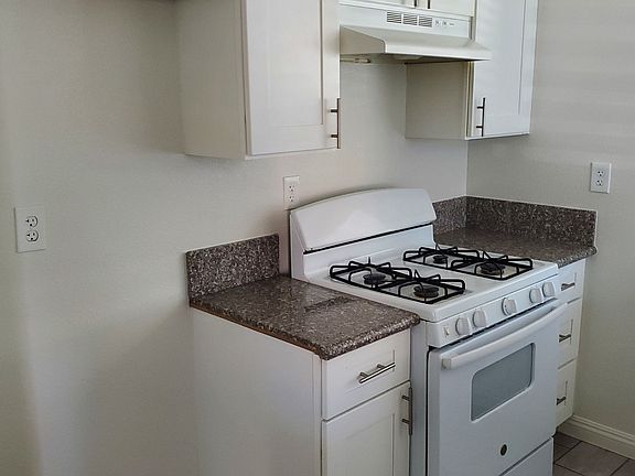 3rd image of 630 E Main St APT D