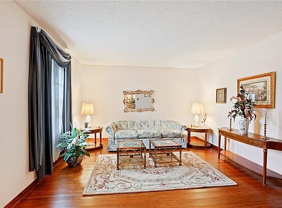 3rd image of 4156 Bordeaux Dr
