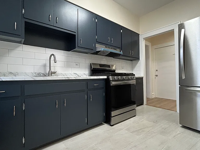 559 Chancellor Ave #2 — Photo 8