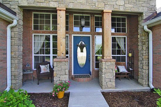 5th image of 2129 Yorktown Dr