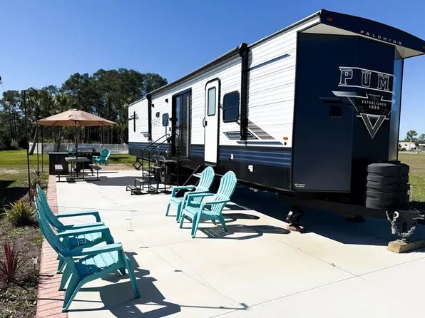 303 Gar Wood Lndg, Carrabelle, FL 32322